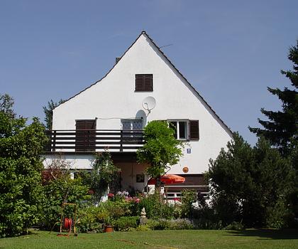 Im schönen Gräfelfing - Stilvolles Einfamilienhaus aus den 1930er Jahren mit tollem Grundstück !
