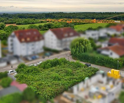 Großes, voll erschlossenes Baugrundstück, auch für mehrere Wohneinheiten, in gepflegtem Wohngebiet