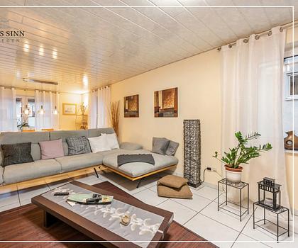 GEPFLEGTE 5 ZIMMER MAISONETTE WOHNUNG IM 1. OG/DG EINER ZWEIFAMILIEN-DOPPELHAUSHÄLFTE - SOFORT FREI