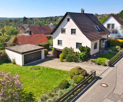 Willkommen daheim – Einfamilienhaus mit Gartenidylle & Garage, sofort bezugsfrei