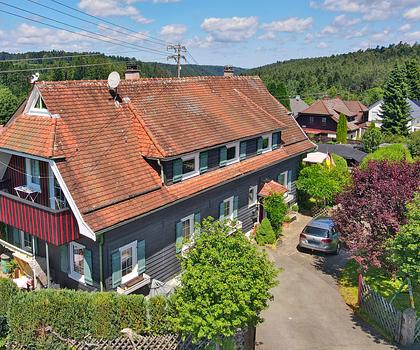 Lebenstraum Schwarzwaldhaus – modernisiert, mit Gartenparadies & Baupotenzial
