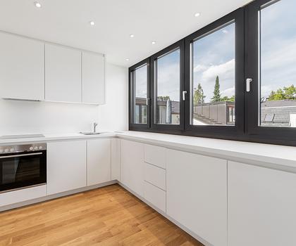Ästhetisch sanierte 2,5-Zimmer-Dachgeschosswohnung in Parknähe