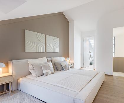 Neubau: Modernes Mittelhaus mit Seeblick und smarten Features
