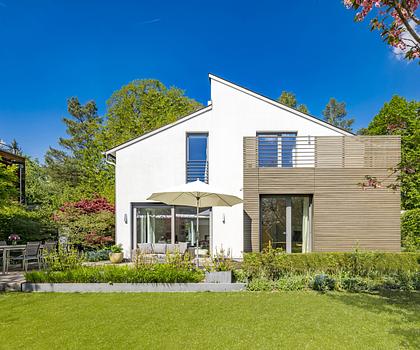 Hochklassiges Architektenhaus mit traumhaftem Garten und Wärmepumpe in Bestlage