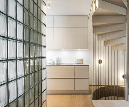 Neubau: Mittelhaus mit modernem Design am Starnberger See