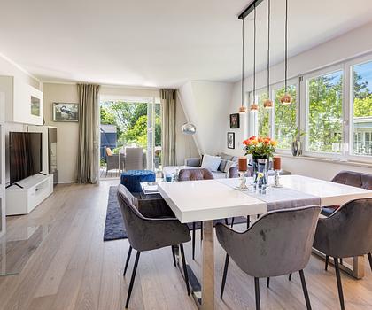 Moderne Eleganz: 4-Zimmer-Wohnung mit West-Loggia und weitem Blick in die Natur