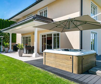 Ruhiges Landidyll: Großzügige Villa mit hochwertiger Ausstattung und traumhaftem Garten