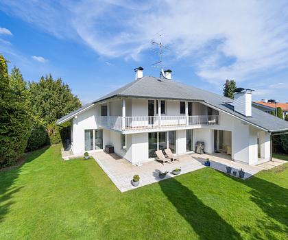 Großzügiges Einfamilienhaus mit moderner Ausstattung und sonnigem Südgarten