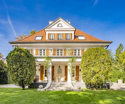 Top saniert: Villen-Residenz von 1924 in Traumlage