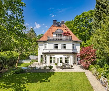 Exzellent sanierte Villa von 1924 mit einmaligem Charme am Isarhochufer