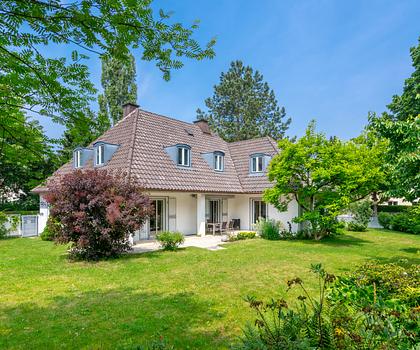 Bestlage Gern: Gepflegtes, sonnenerfülltes Einfamilienhaus mit Villenpotenzial