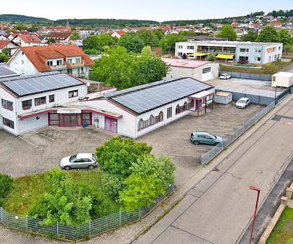 452 qm Verkaufs-, Produktions- und Lagerfläche und 105 qm Wohnung auf 1.776 qm Grundstück