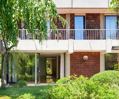 Zur Neugestaltung: Gepflegtes Familiendomizil mit grünem Garten in ruhiger Lage