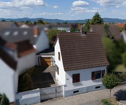 Schnuckeliges Anwesen im Dornröschenschlaf sucht neue Bewohner
