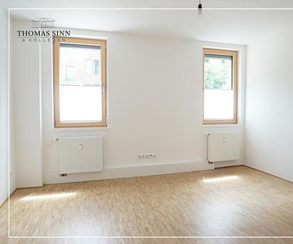 2,5-ZIMMER-HOCHPATERRE-WOHNUNG IM SANIERTEN ALTBAU - CHARMANT - NEUWERTIG - ZENTRAL
