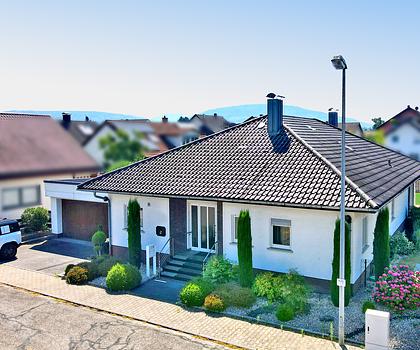 Ein Platz zum Ankommen!
Stilvoller Bungalow mit Charme und großer Doppelgarage