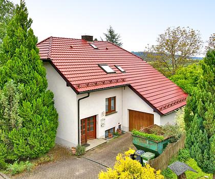 Haus mit Herz & Platz: Einfamilienhaus mit Einliegerwohnung und Garten in Blumberg-Fützen