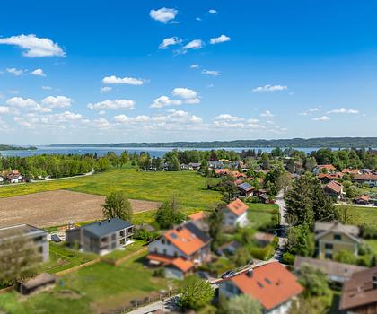 Bezugsbereiter Neubau: Nachhaltige Villen-Hälfte mit edler Design-Ausstattung