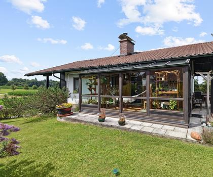 Gepflegtes EFH mit zusätzlichem Baugrundstück im Chiemgau, auf Nießbrauchbasis zu verkaufen