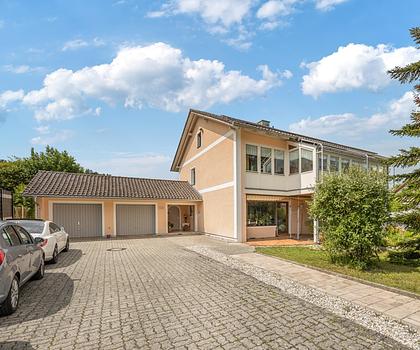 Attraktives MFH mit 3 Wohnungen in Tittmoning!
