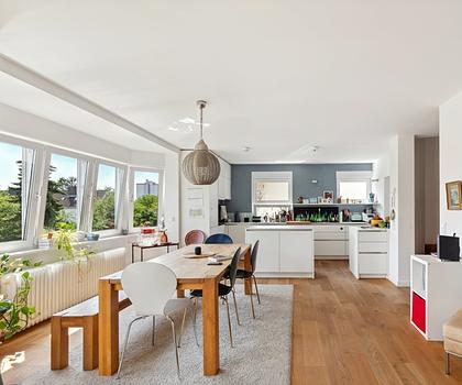 ++Seltene Gelegenheit in Frankfurt-West! 5-Zimmer-Maisonette mit Terrasse, Garten und Charme++