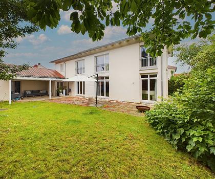 Gerolfing: Attraktives Einfamilienhaus in ruhiger Wohnlage
- Diskreter Garten
- Zum Eigennutz