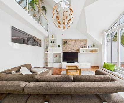 Ihre Ruheoase in Freimann
- Möblierte Dachgeschoss-Wohnung mit toller Galerie
- Sonnige Dachterrasse