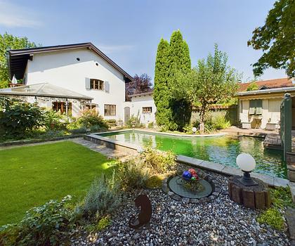 Grüne Oase im Herzen von Bad Aibling
- Einfamilienhaus mit traumhafter Gartenanlage
- Schwimmteich