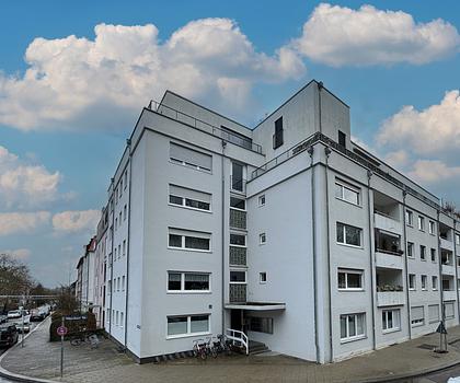 Attraktive 2-Zimmer-Wohnung mit Loggia und Balkon
- begehrte Wohnlage
- 2. Obergeschoss mit Lift