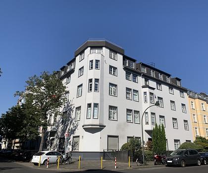 RESERVIERT / Dachterrassen-Traum:
Modernisierte 4-Zimmer-Dachgeschoss-Maisonette-Wohnung
