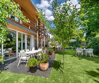 Architekten-Haus mit hohem ästhetischem Anspruch und bezauberndem Garten