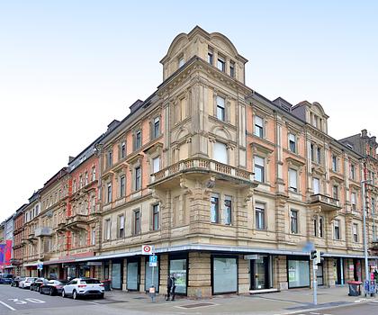 Wohnen mit Geschichte: 4-Zimmer-Wohnung in repräsentativem, denkmalgeschütztem Altbau