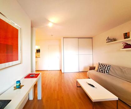 Ruhige und möblierte 1,5 Zimmer-Wohnung in Alt-Sendling in U-Bahn-Nähe.