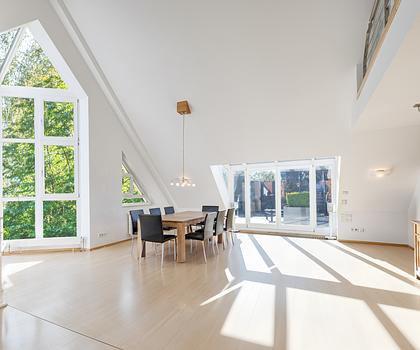 Lichterfüllte Maisonette mit grandioser Dachterrasse und direktem Liftzugang