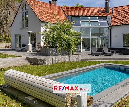 Exklusives Wohnkonzept mit Einliegerwohnung, Panoramablick, Pool, Sauna und 860 m² Garten