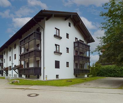 Bad Tölz: 
Modernisierte 3,5-Zimmer-Wohnung mit drei Loggien 
-Verfügbar ab dem 01.10.2025