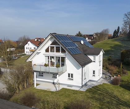 Vielfältig nutzbares Mehrgenerationenhaus in idyllischer Lage! Gegen Gebot