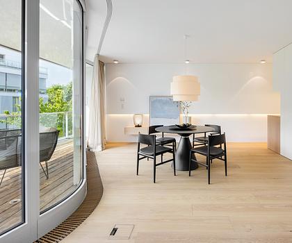 Exklusive 4-Zimmer-Wohnung mit Holzrausch-Maßeinbauten und sonniger Westterrasse