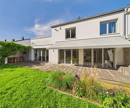 Grenzkolonie Trudering - exklusive Haushälfte am Landschaftsschutzgebiet I AUFZUG I SAUNA I POOL