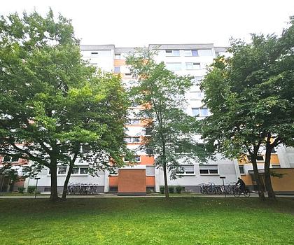 *** Charmante Balkonwohnung *** Praktisch ausgestattetes 2-Zimmer-Apartment im Herzen von Solln