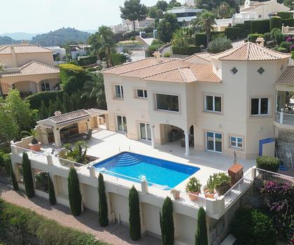 Exklusive Villa mit traumhaftem Meer- und Golfblick in La Sella