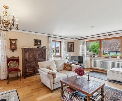 Gepflegte  Etagenwohnung mit Panoramabergblick in in ruhiger Lage zum Verkauf auf Nießbrauchbasis