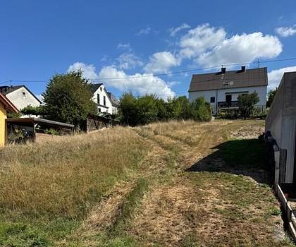 Hoch überm Tale… - Traumgrundstück - grenzenloses Glück! Fernblick gratis!