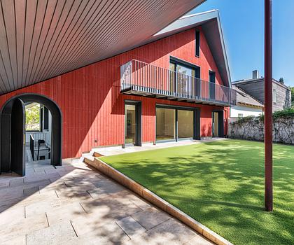 Zum Erstbezug nach Modernisierung: Großzügiges Haus mit Süd-Westgarten in grüner Lage
