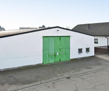 Gepflegte und beheizbare Gewerbehalle mit Büro- und Sanitärräumen in guter Lage.