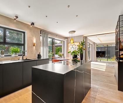 Ästhetisches Design-Domizil mit hinreißendem Garten und viel Privatsphäre