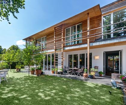 Architekten-Haus mit hohem ästhetischem Anspruch und bezauberndem Garten