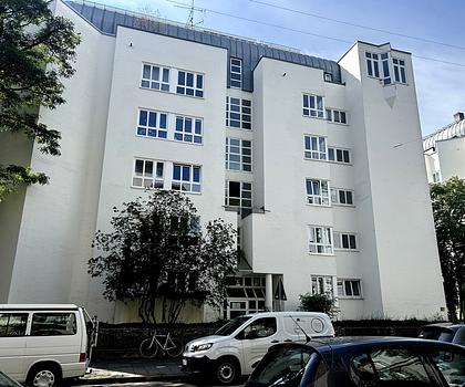 Sonnige Südwestwohnung vor großem Garten in bester Lage