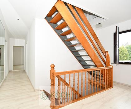 Sofort beziehbare Wohnung und gut vermietete Arztpraxis in Schiffdorf