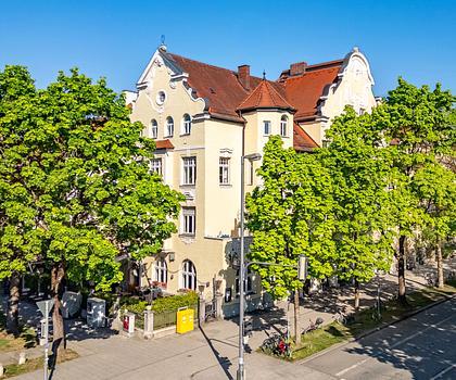 Imposantes Altbau-Juwel von 1904 mit 6 Wohnungen und Gastronomie in Gerner Toplage